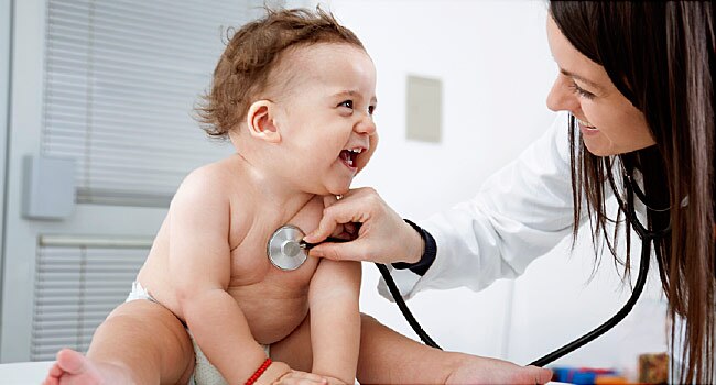baby with doctor 